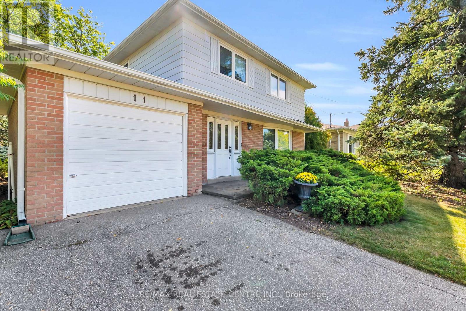 11 Dawson Crescent, Halton Hills (Georgetown), Ontario  L7G 1H3 - Photo 5 - W14033744