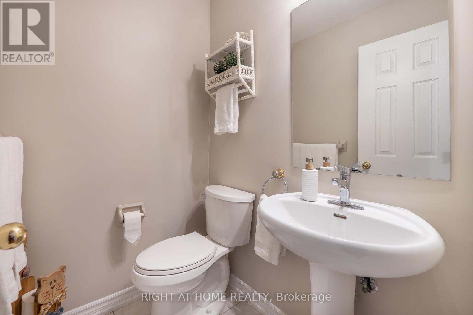 17 Eaton Street, Halton Hills (Georgetown), Ontario  L7G 5L4 - Photo 11 - W14080948