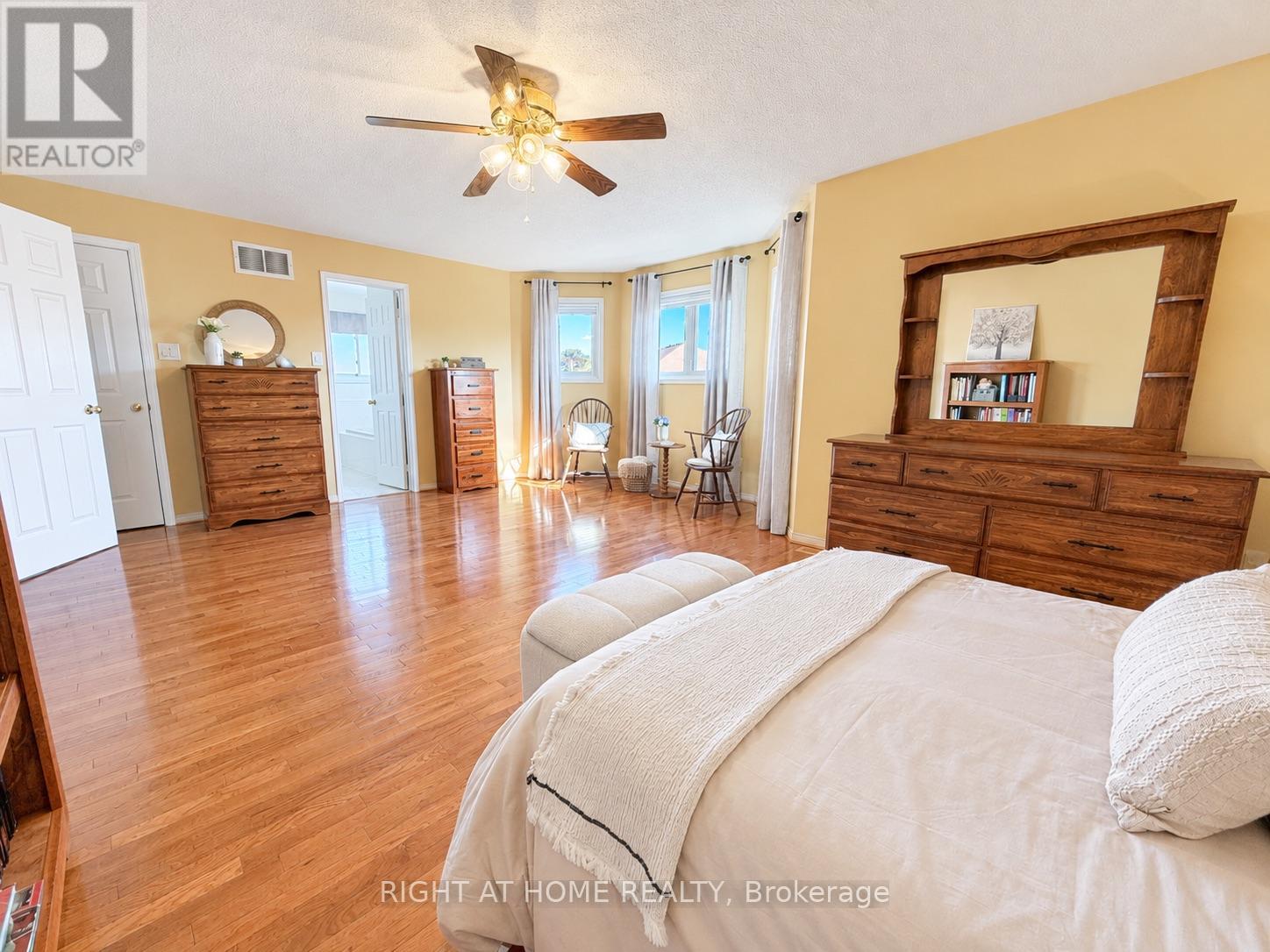 17 Eaton Street, Halton Hills (Georgetown), Ontario  L7G 5L4 - Photo 14 - W14080948