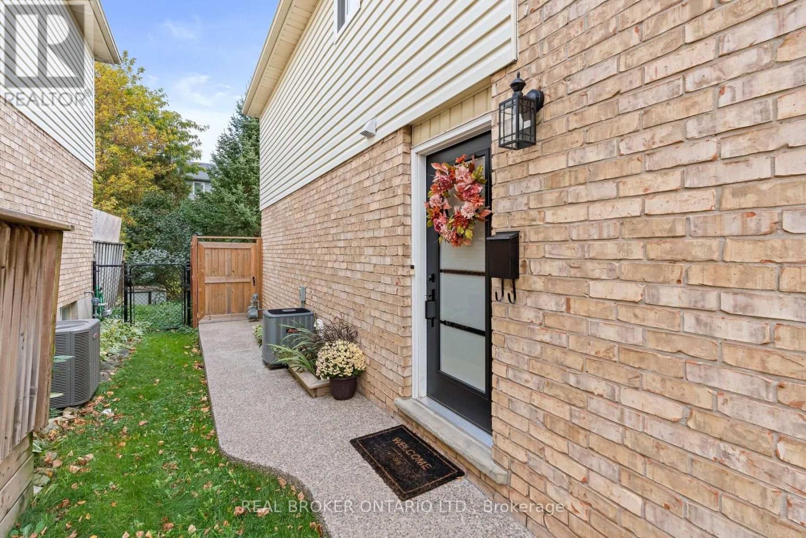 56 Danville Avenue, Halton Hills (Ac Acton), Ontario  L7J 2W2 - Photo 2 - W14081098