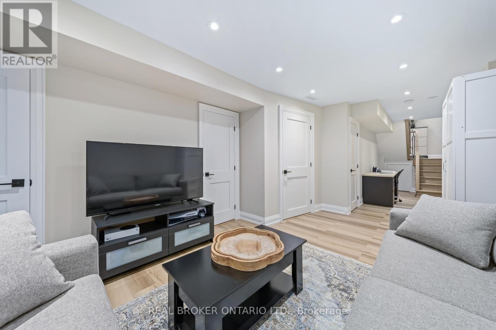 56 Danville Avenue, Halton Hills (Ac Acton), Ontario  L7J 2W2 - Photo 21 - W14081098