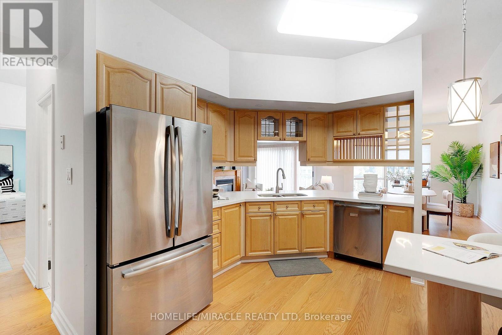 136 (Ph3) - 24 Chapel Street, Halton Hills (Georgetown), Ontario  L7G 6A7 - Photo 13 - W14083742