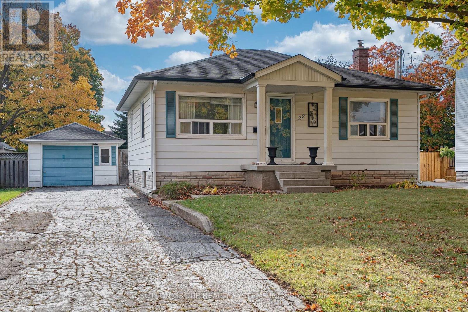 22 Arletta Street, Halton Hills (Georgetown), Ontario  L7G 3J3 - Photo 1 - W14084380