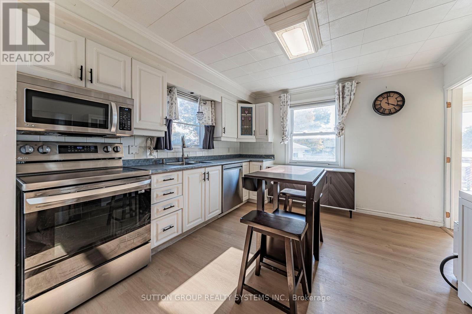 22 Arletta Street, Halton Hills (Georgetown), Ontario  L7G 3J3 - Photo 8 - W14084380