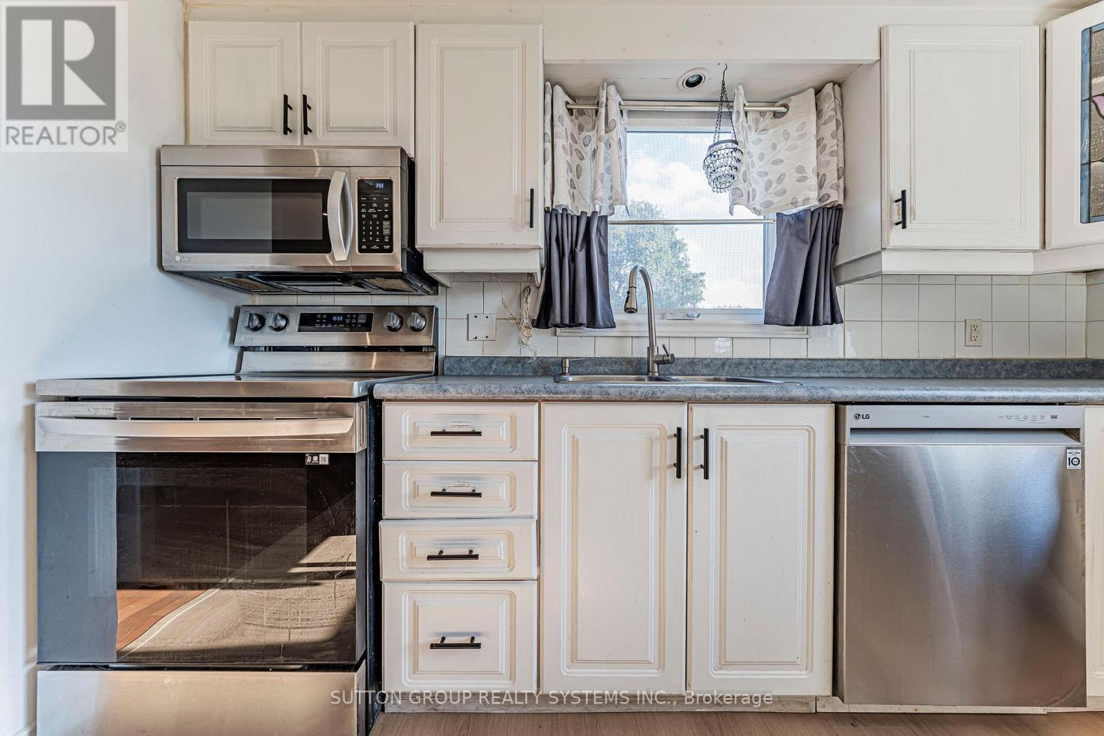 22 Arletta Street, Halton Hills (Georgetown), Ontario  L7G 3J3 - Photo 9 - W14084380