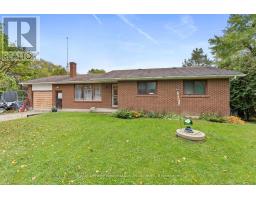 <div class="price">$999,900</div> 13330 5 Side Road, Halton Hills (Georgetown)<br><div style="margin-bottom:8px;"><small>Royal LePage Real Estate Associates</small></div><div class='bed_bath'>4 Bed | 3 Bath</div>