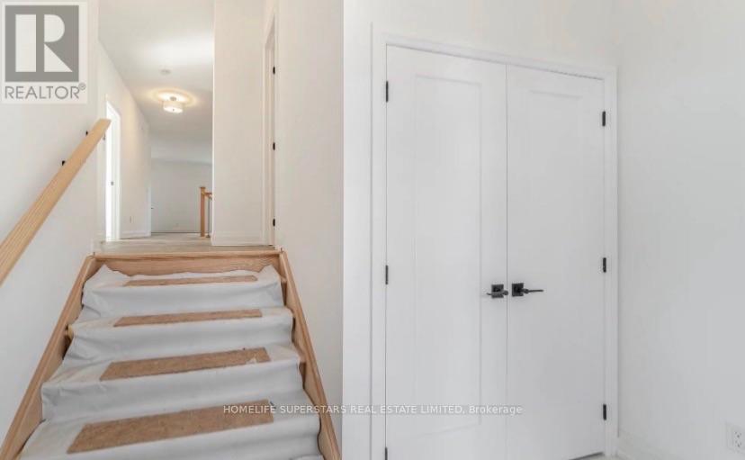 8 Santa Barbra Lane, Halton Hills (Georgetown), Ontario  L7G 0P7 - Photo 6 - W14090462