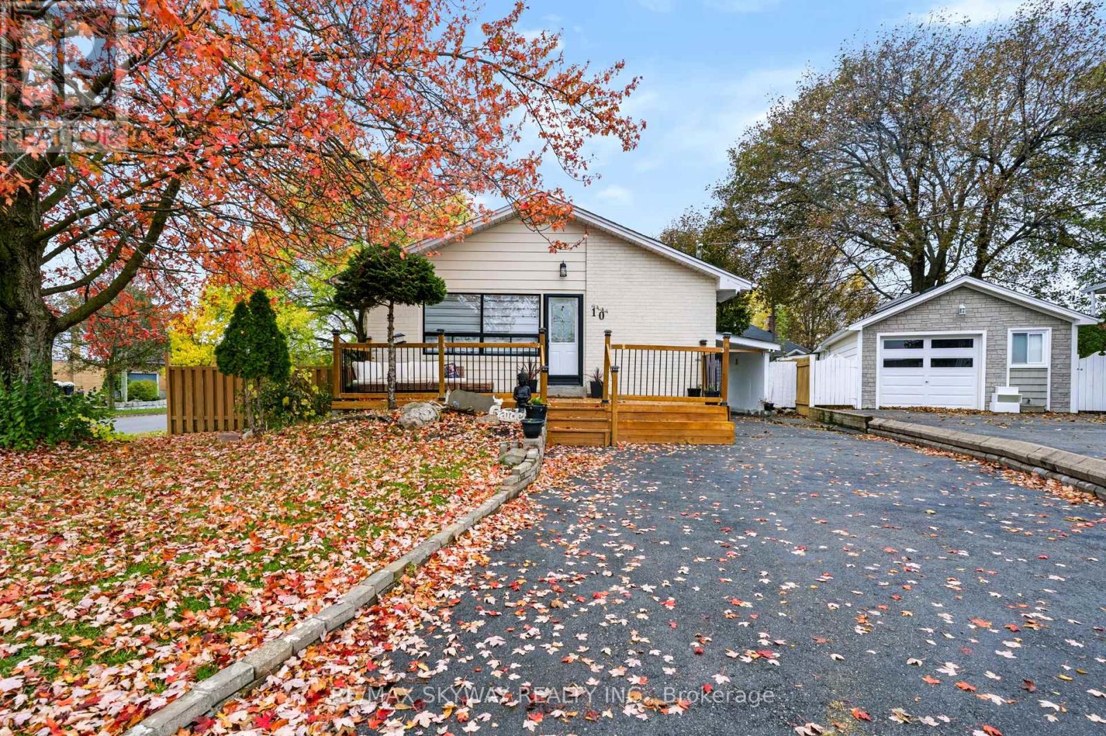 10 Rexway Drive, Halton Hills (Georgetown), Ontario  L7G 1P5 - Photo 1 - W14090490