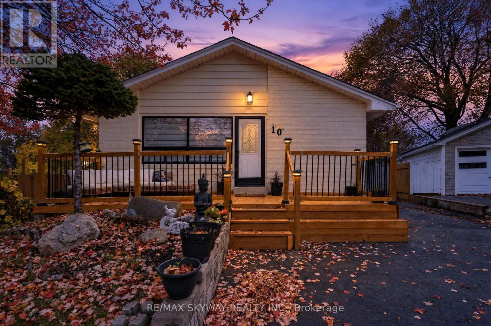10 Rexway Drive, Halton Hills (Georgetown), Ontario  L7G 1P5 - Photo 2 - W14090490