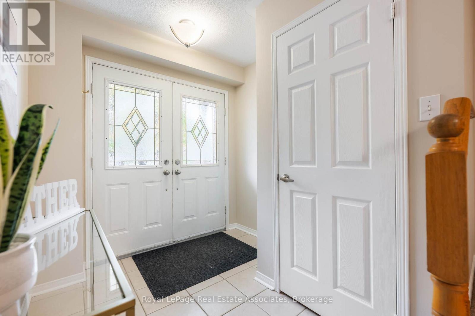 47 Bradley Drive, Halton Hills (Georgetown), Ontario  L7G 6B6 - Photo 14 - W14090938