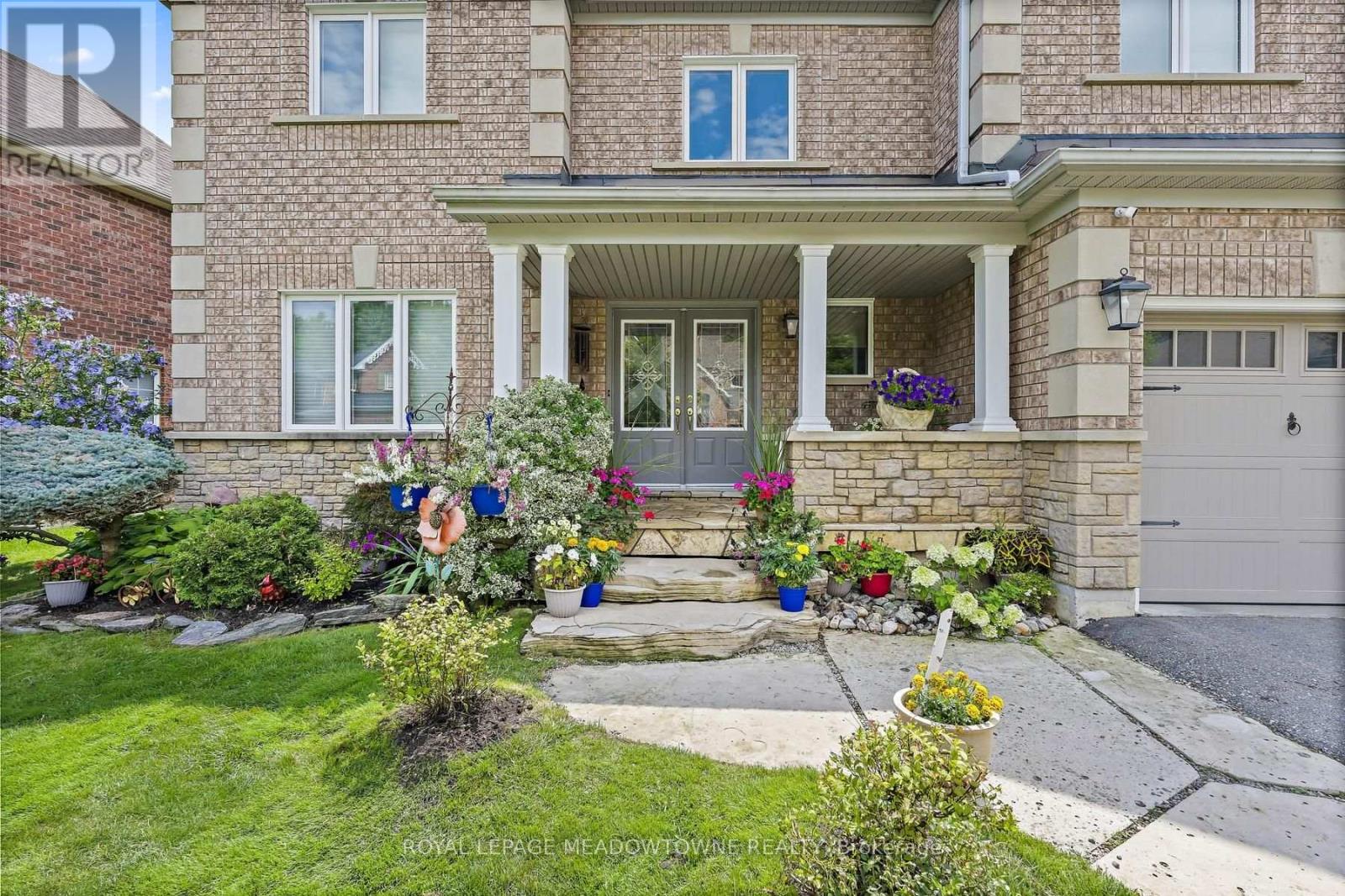 54 Grist Mill Drive, Halton Hills (Georgetown), Ontario  L7G 6C1 - Photo 3 - W14092502