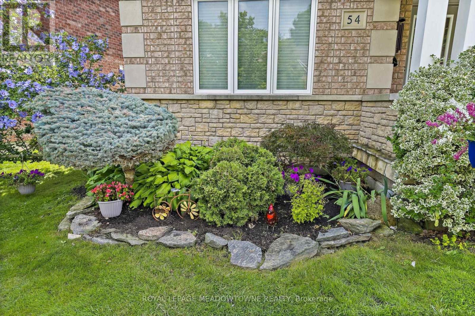 54 Grist Mill Drive, Halton Hills (Georgetown), Ontario  L7G 6C1 - Photo 4 - W14092502