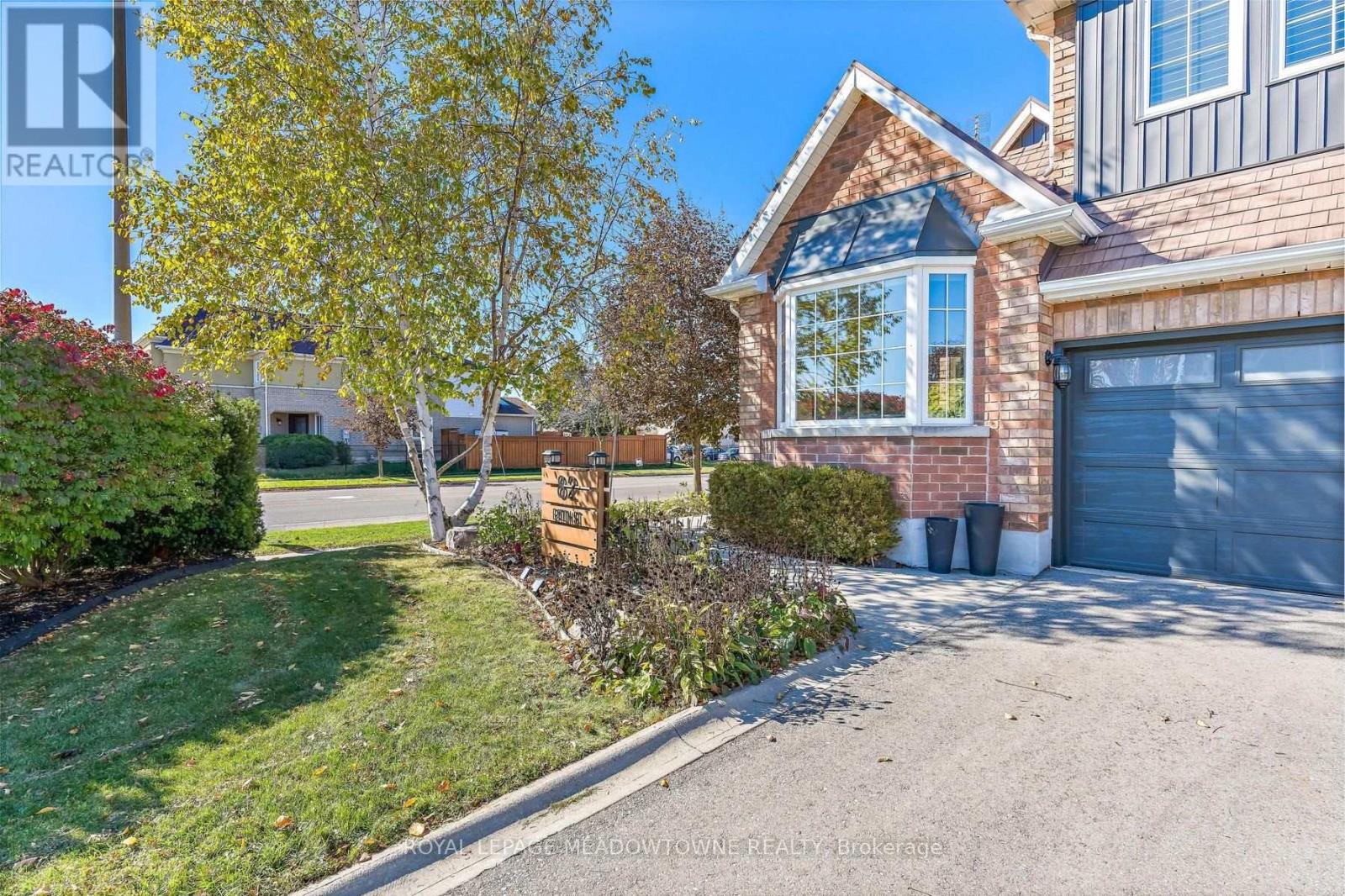 82 Eaton Street, Halton Hills (Georgetown), Ontario  L7G 5T2 - Photo 3 - W14096752