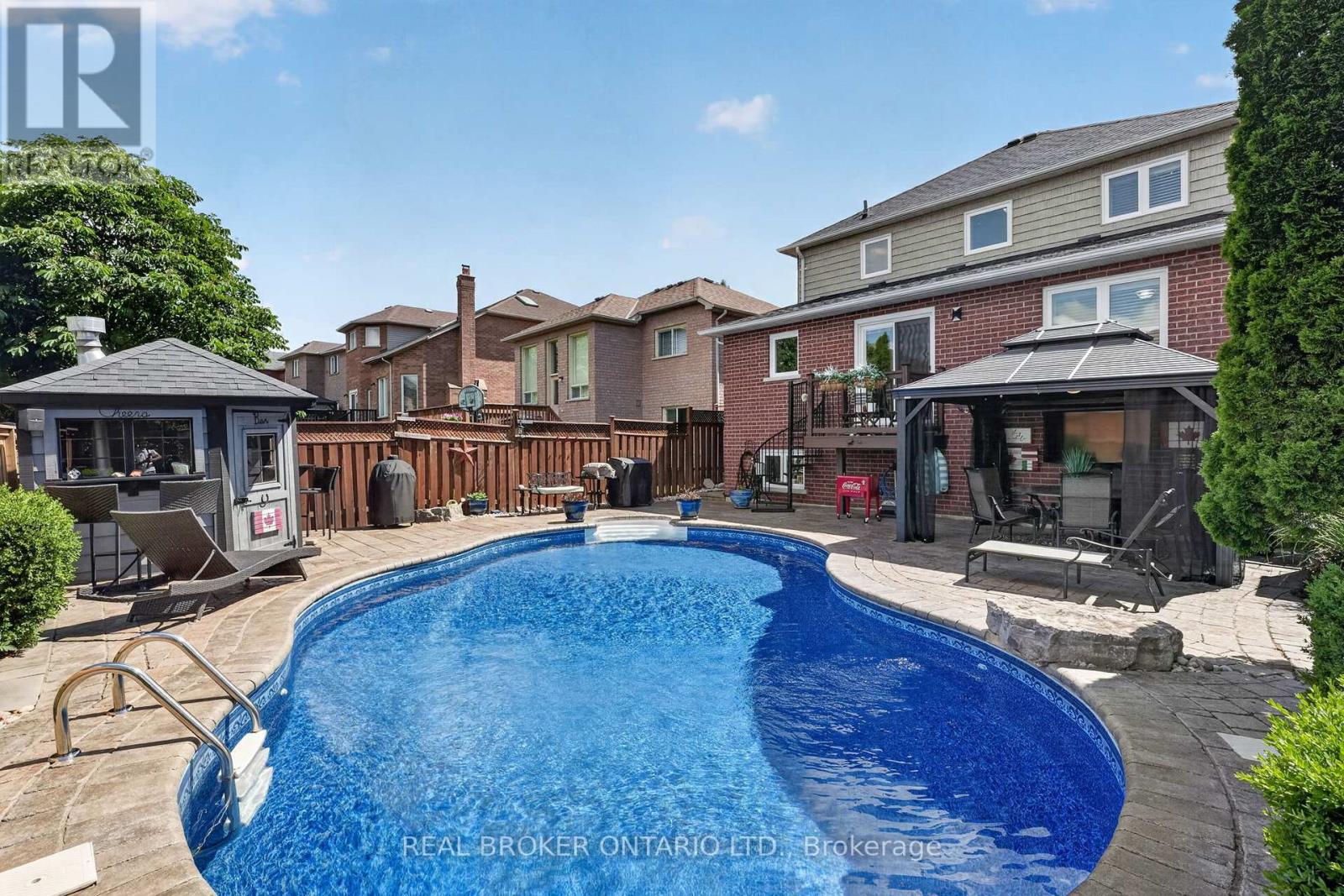 74 Harley Avenue, Halton Hills (Georgetown), Ontario  L7G 5R8 - Photo 1 - W14096776