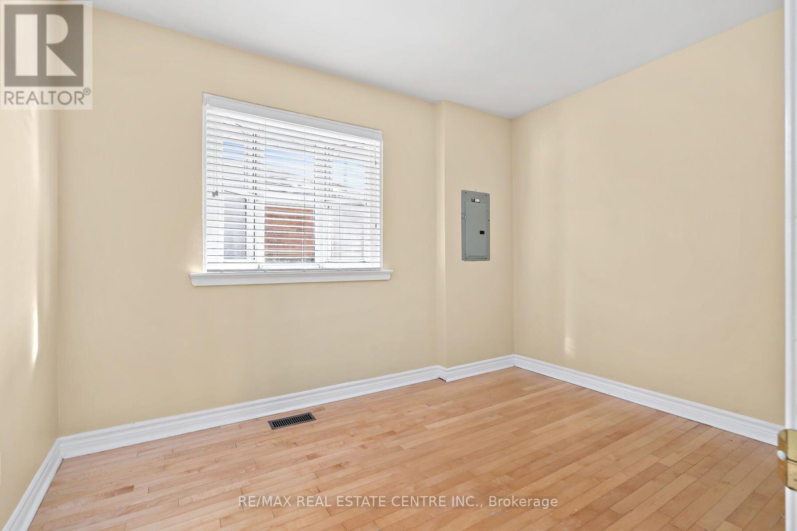 7 Rexway Drive, Halton Hills (Georgetown), Ontario  L7G 1P9 - Photo 8 - W14097808