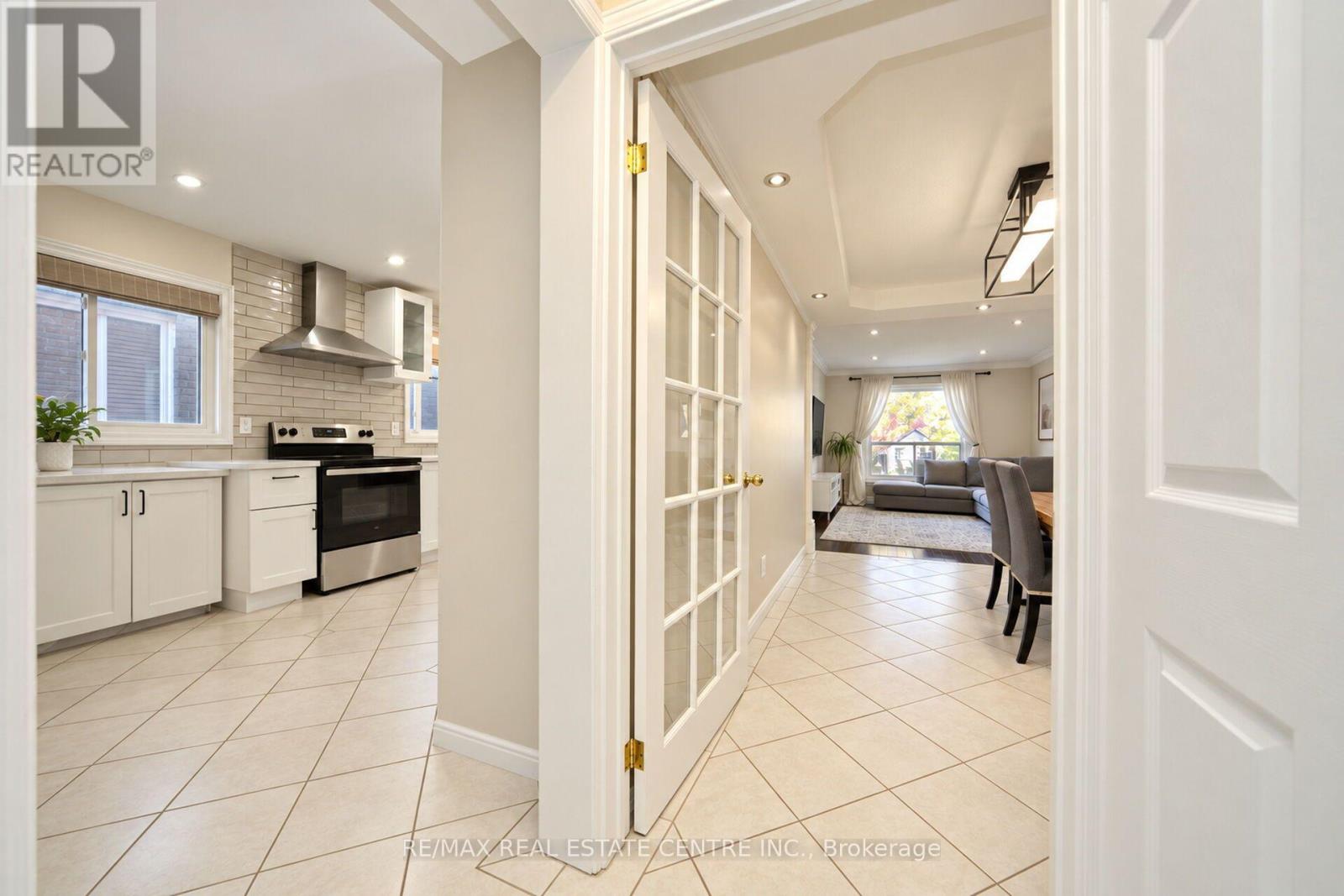 32 Mckinnon Avenue, Halton Hills (Georgetown), Ontario  L7G 5H5 - Photo 5 - W14098074
