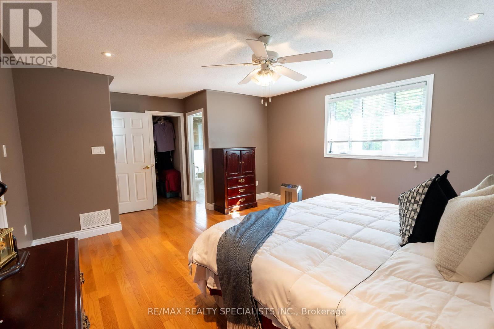 10642 Sixth Line, Halton Hills (Rural Halton Hills), Ontario  L7G 4S6 - Photo 12 - W14101858