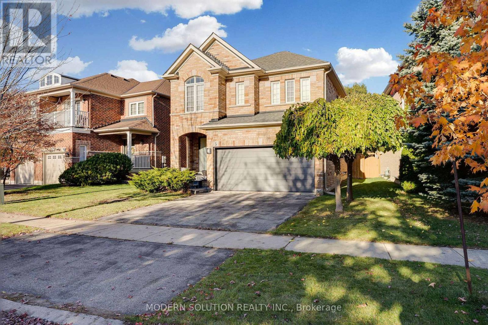 5 Woodcote Crescent, Halton Hills (Georgetown), Ontario  L7G 6M2 - Photo 2 - W14106010