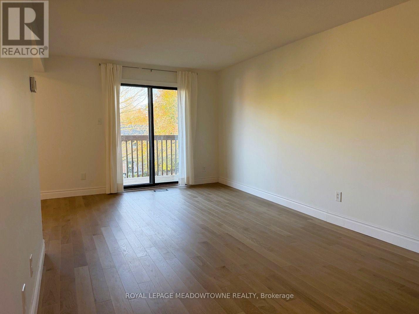 122 Lynden Circle, Halton Hills (Georgetown), Ontario  L7G 4Y8 - Photo 2 - W14107766
