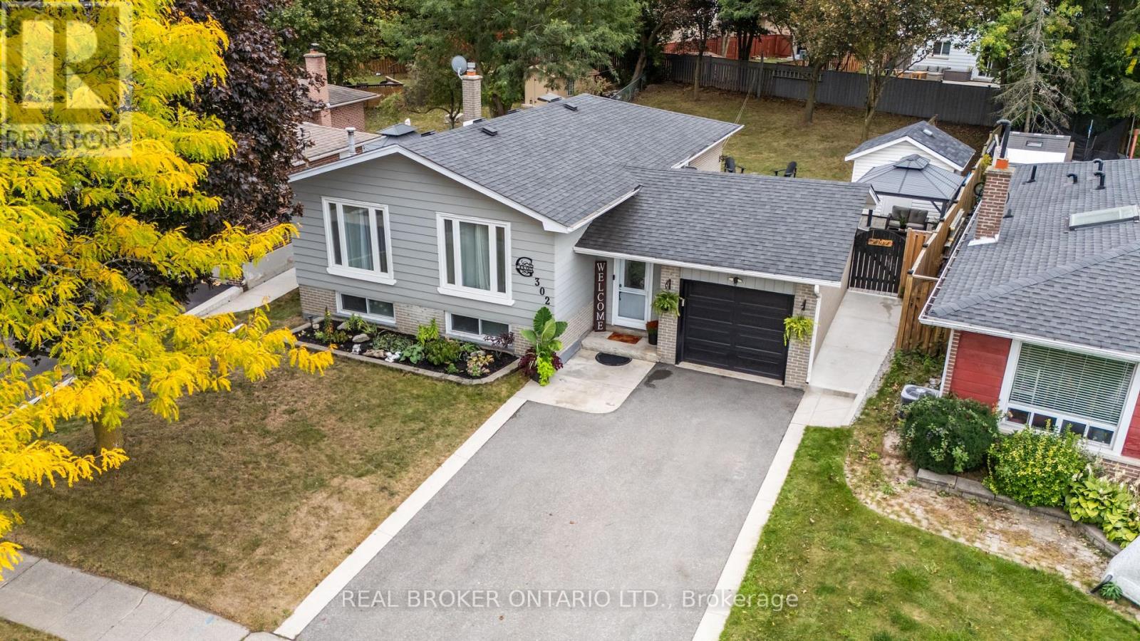 302 Delrex Boulevard, Halton Hills (Georgetown), Ontario  L7G 4G8 - Photo 2 - W14108728