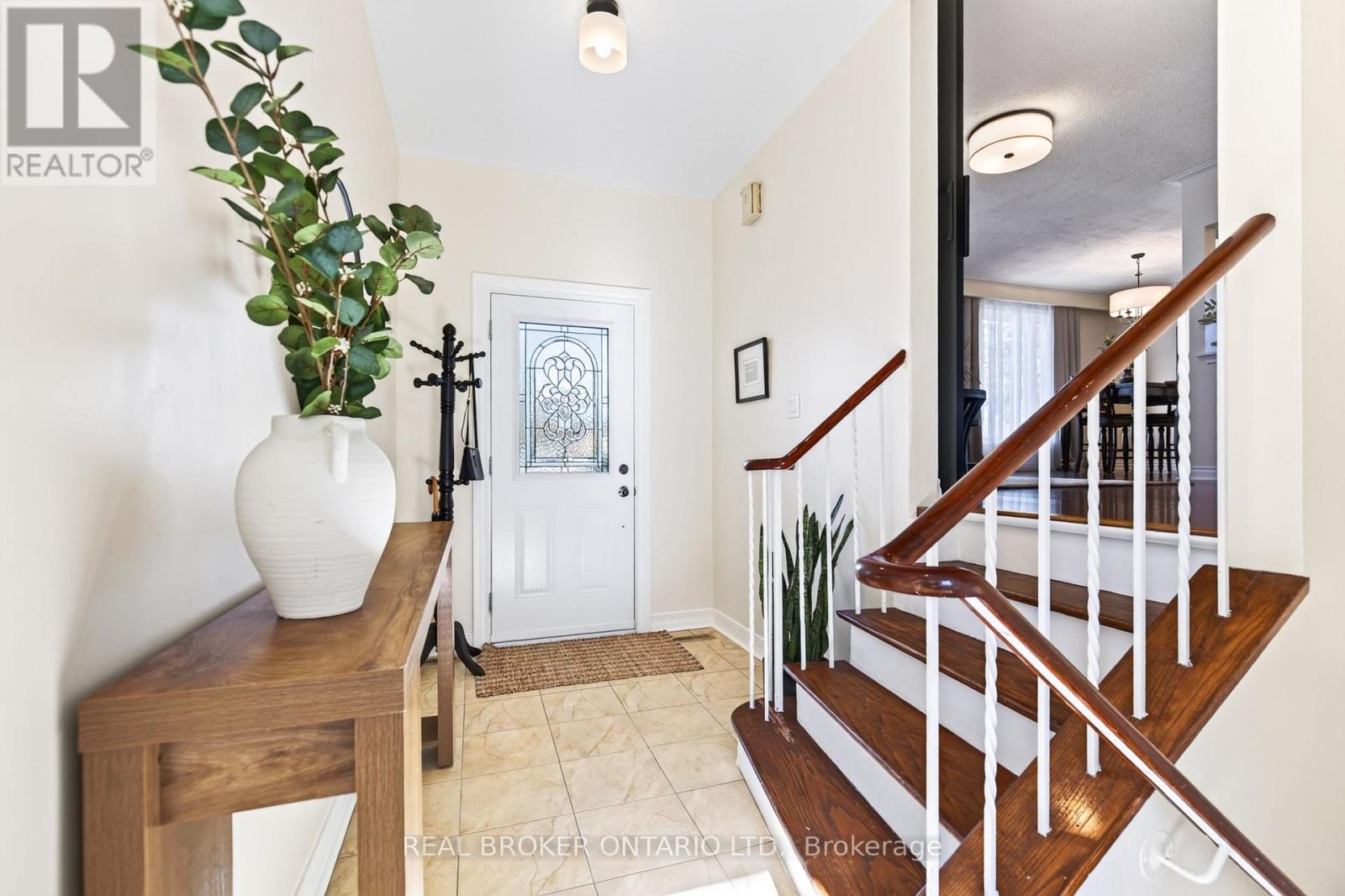 302 Delrex Boulevard, Halton Hills (Georgetown), Ontario  L7G 4G8 - Photo 5 - W14108728