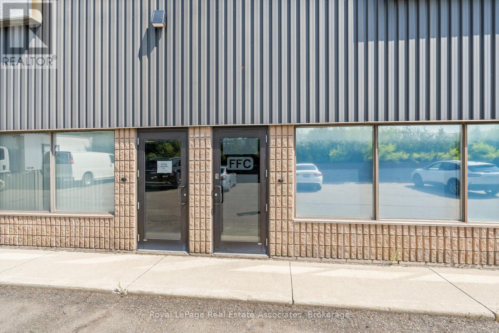 9 - 150 Armstrong Avenue, Halton Hills (Georgetown), Ontario  L7G 5G8 - Photo 3 - W14109510