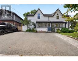<div class="price">$799,000</div> 15 Charles Street, Halton Hills (Georgetown)<br><div style="margin-bottom:8px;"><small>Royal LePage Real Estate Associates</small></div><div class='bed_bath'>3 Bed | 2 Bath</div>