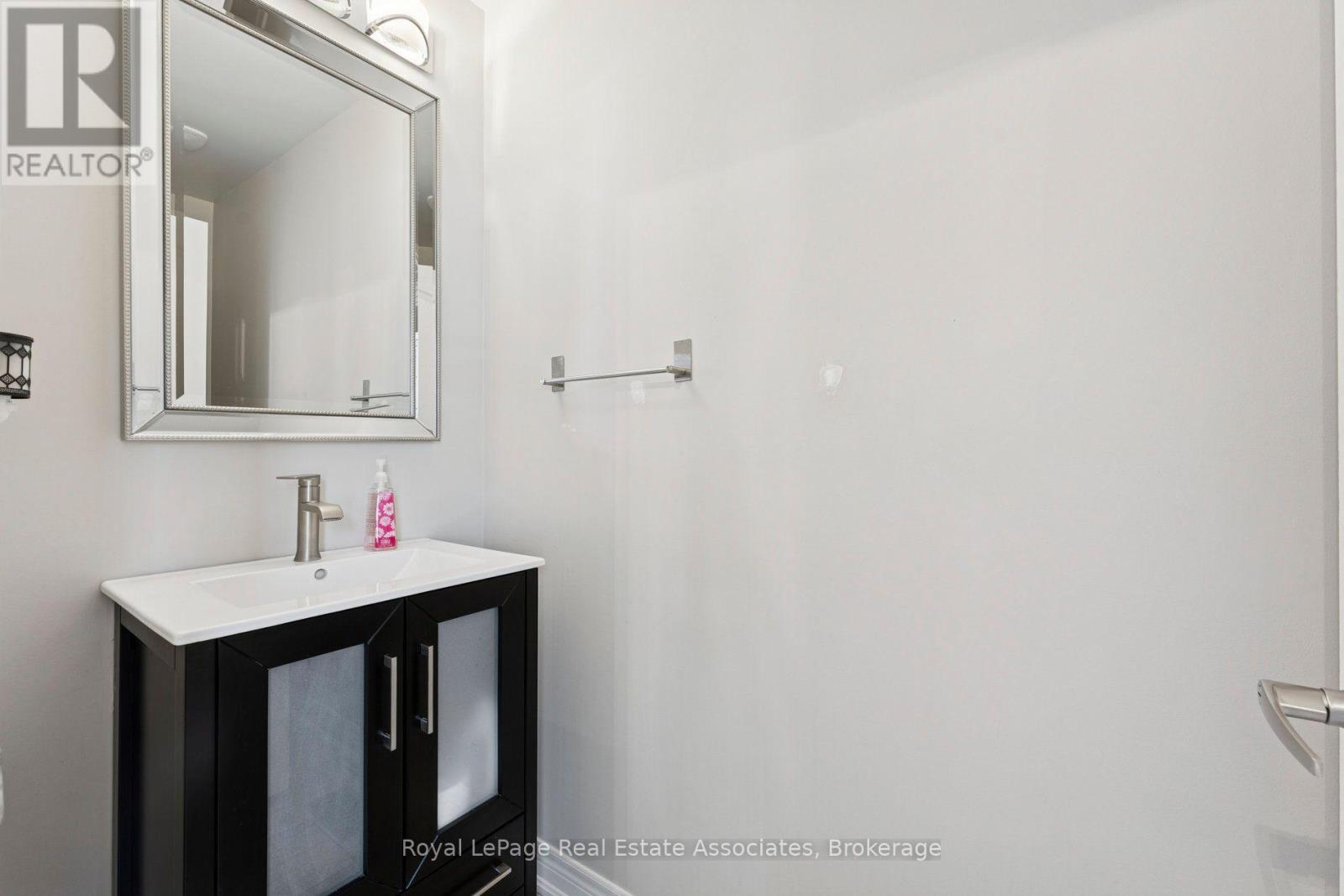 12 Diamond Leaf Lane, Halton Hills (Georgetown), Ontario  L7G 0G7 - Photo 16 - W14111852