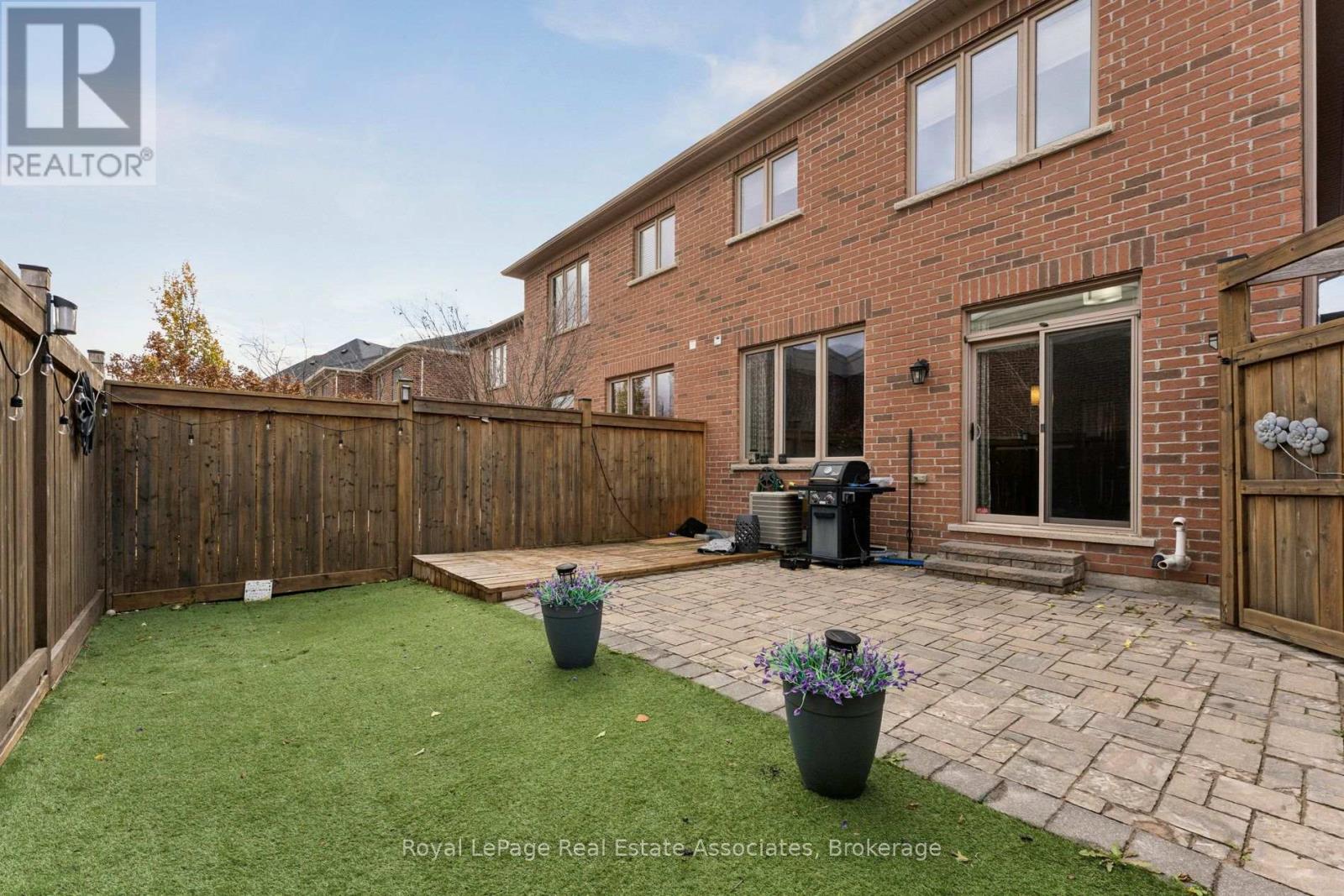 12 Diamond Leaf Lane, Halton Hills (Georgetown), Ontario  L7G 0G7 - Photo 33 - W14111852