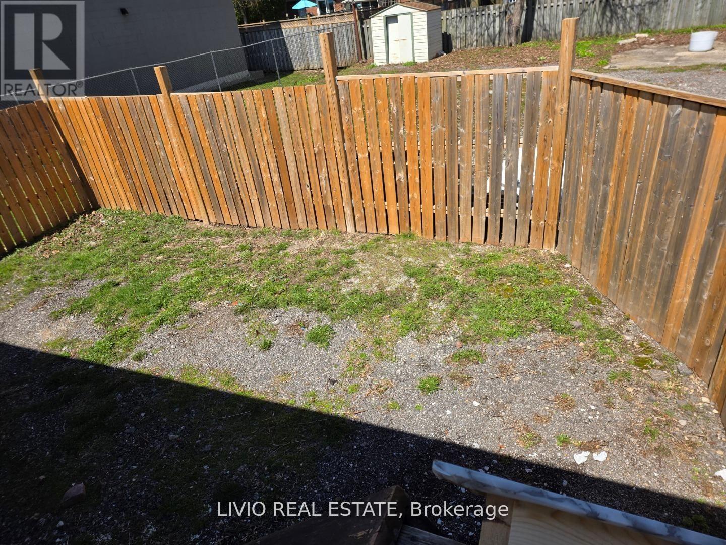 323 Queen Street E, Halton Hills (Ac Acton), Ontario  L7J 1R1 - Photo 16 - W14111996