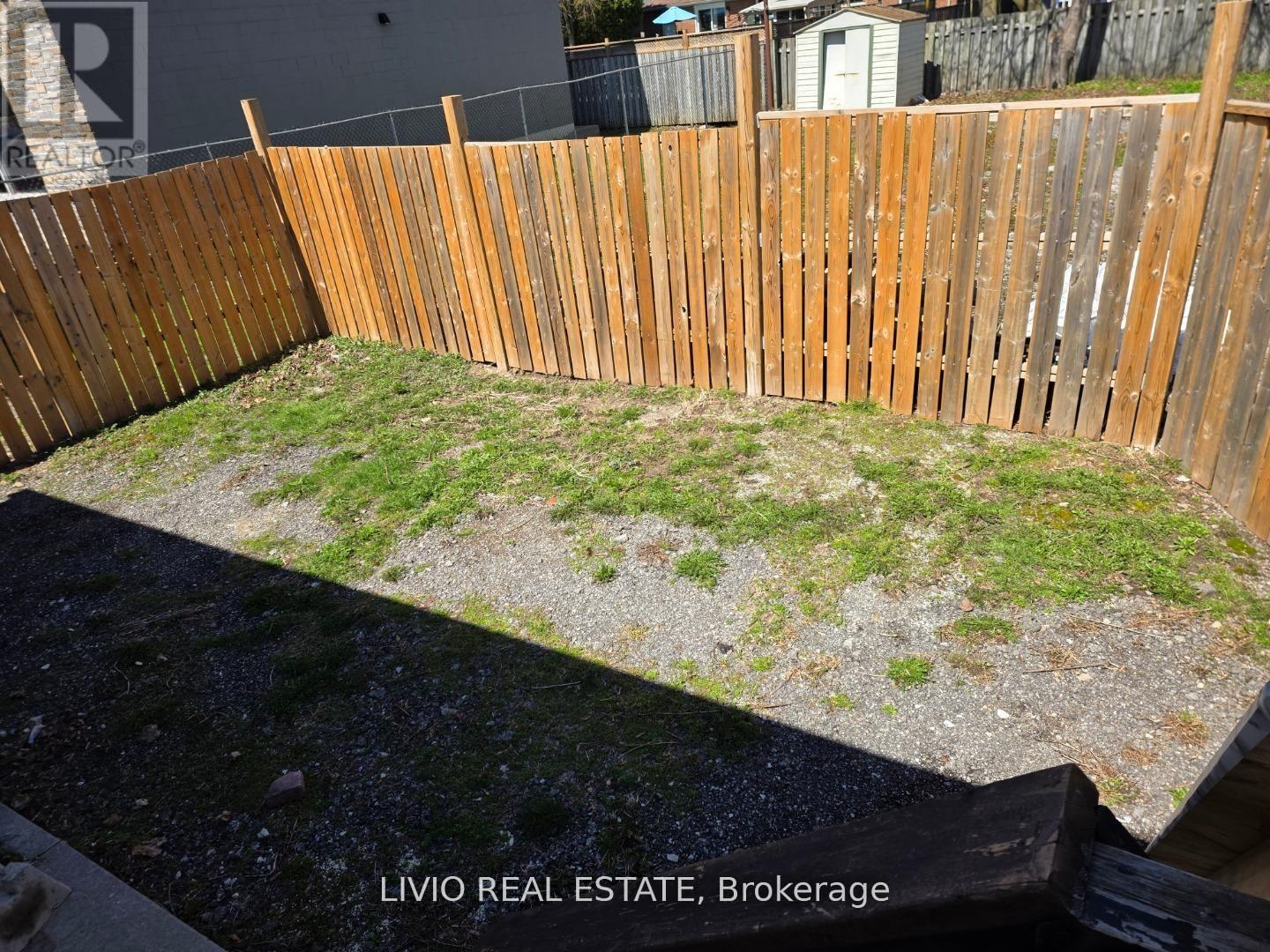 323 Queen Street E, Halton Hills (Ac Acton), Ontario  L7J 1R1 - Photo 18 - W14111996