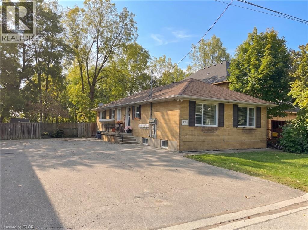17 Academy Road, Georgetown, Ontario  L7G 3N7 - Photo 1 - 40873577