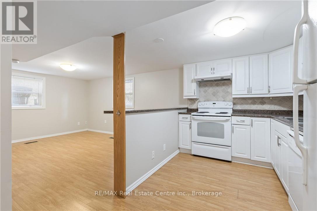 17 Academy Road, Halton Hills (Georgetown), Ontario  L7G 3N7 - Photo 3 - W14112778