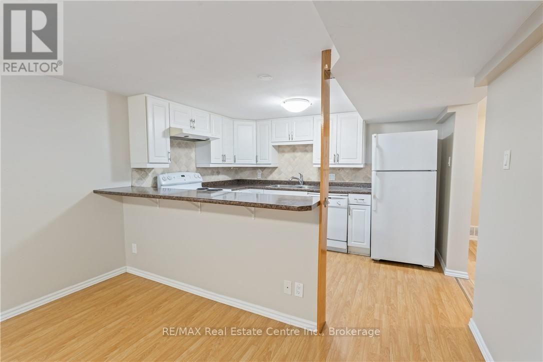 17 Academy Road, Halton Hills (Georgetown), Ontario  L7G 3N7 - Photo 4 - W14112778