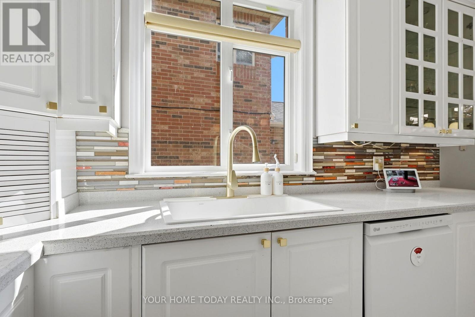 127 Miller Drive, Halton Hills (Georgetown), Ontario  L7G 5Y1 - Photo 14 - W14112674