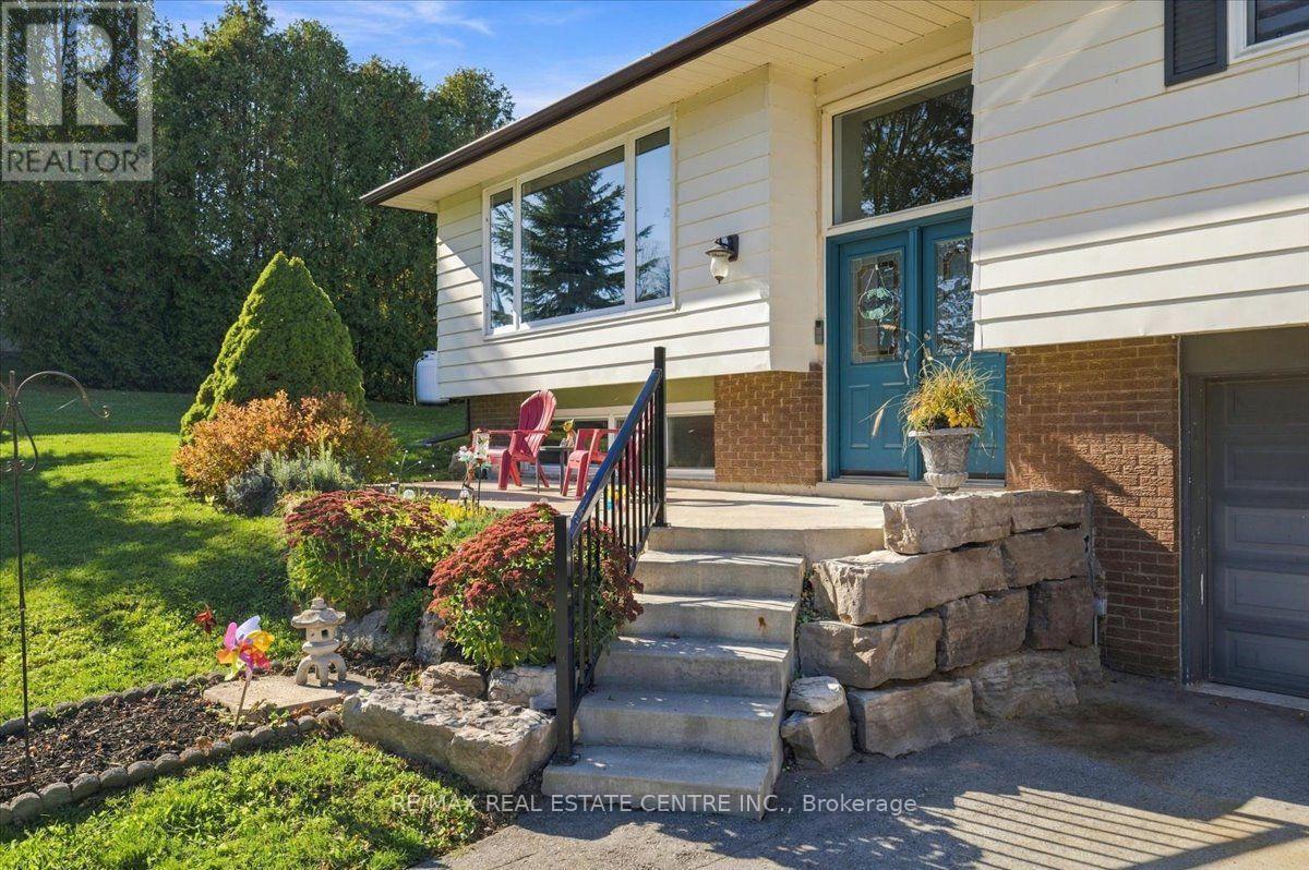 9032 32 Nd Side Road, Halton Hills (Ac Acton), Ontario  L7J 2L8 - Photo 4 - W14112764