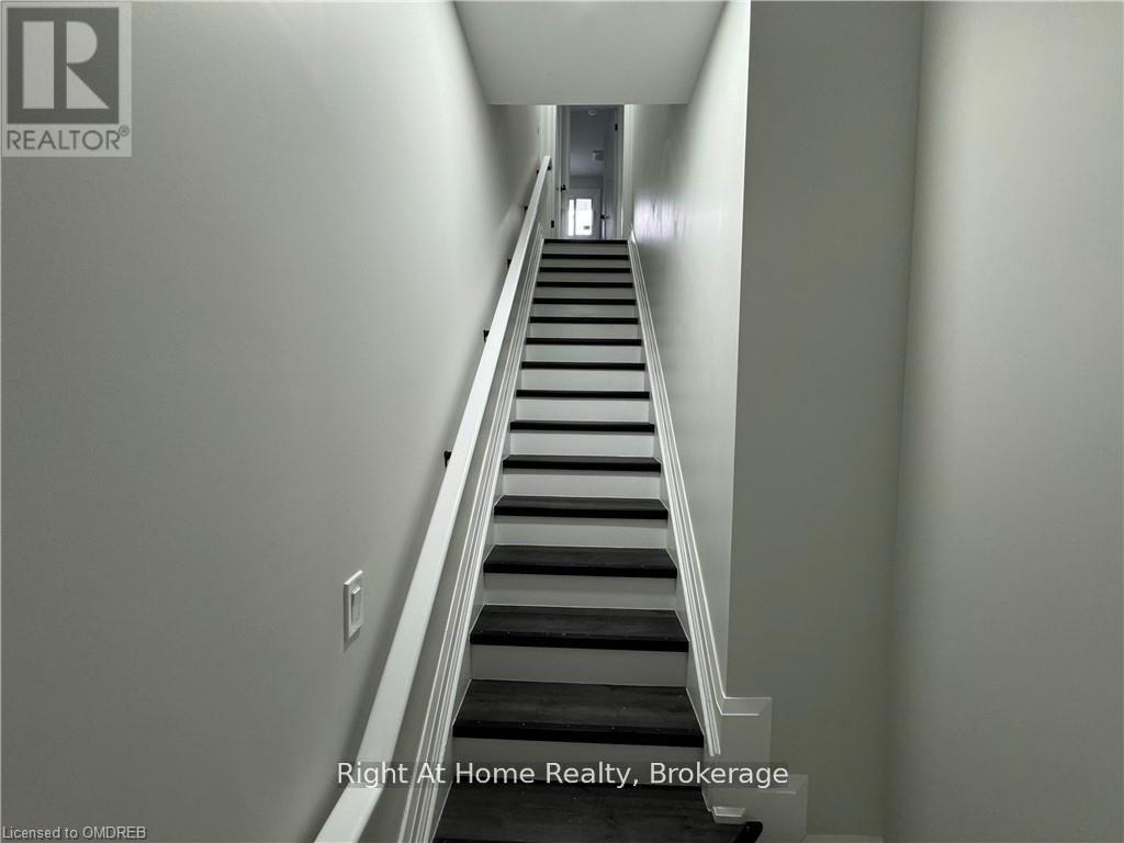 44 Main Street S, Halton Hills (Georgetown), Ontario  L7G 3G4 - Photo 2 - W14113600