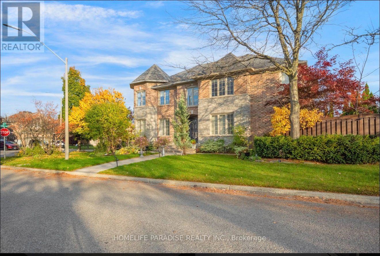 11 Oak Street, Halton Hills (Georgetown), Ontario  L7G 5T7 - Photo 4 - W14115294
