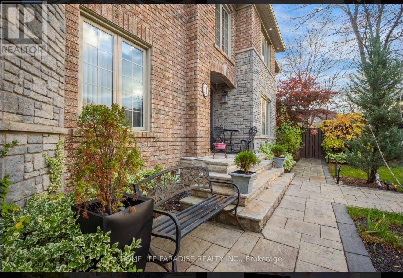 11 Oak Street, Halton Hills (Georgetown), Ontario  L7G 5T7 - Photo 7 - W14115294