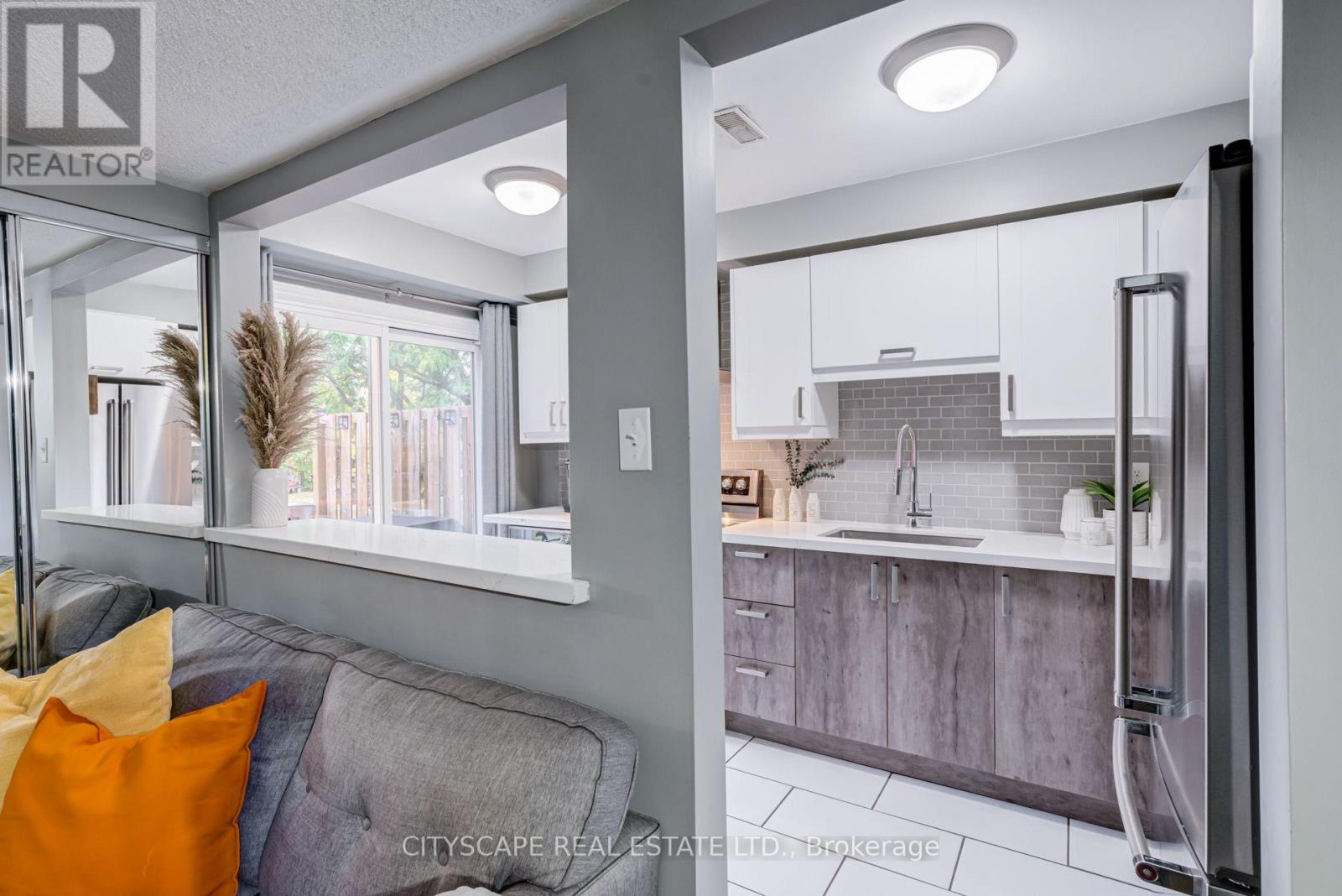 69 - 45 Wylie Circle, Halton Hills (Georgetown), Ontario  L7G 5M1 - Photo 6 - W14120536