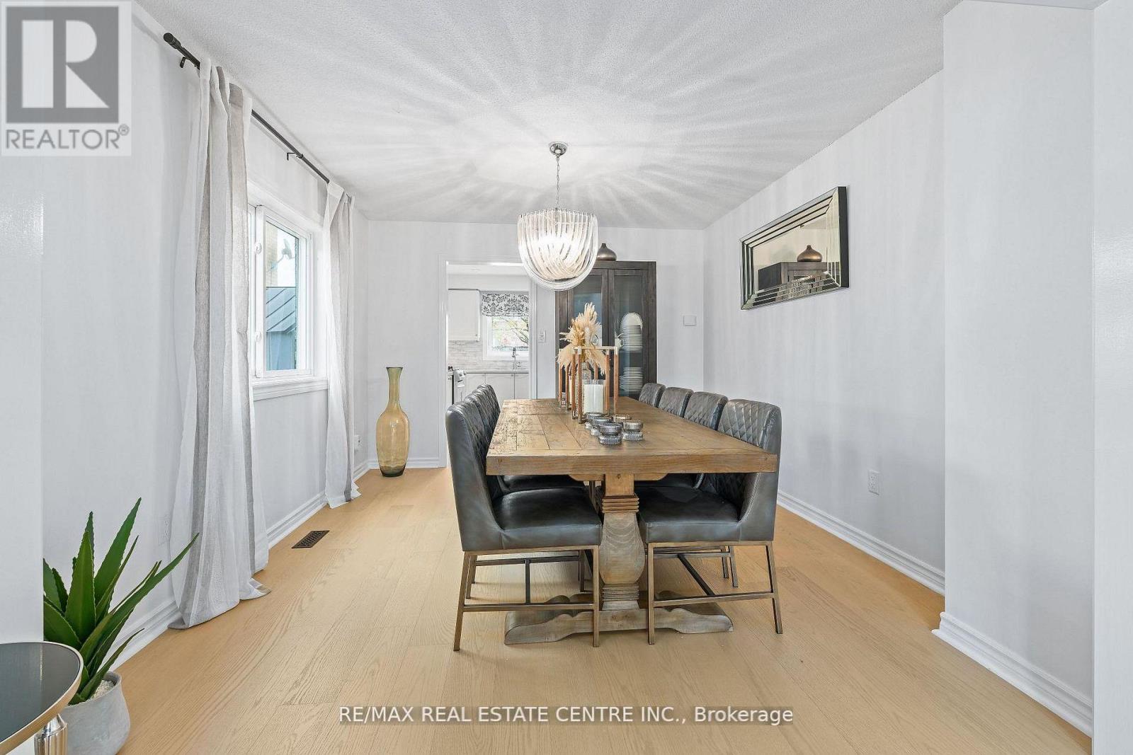 20 Nixon Crescent, Halton Hills (Georgetown), Ontario  L7G 5K2 - Photo 10 - W14121378