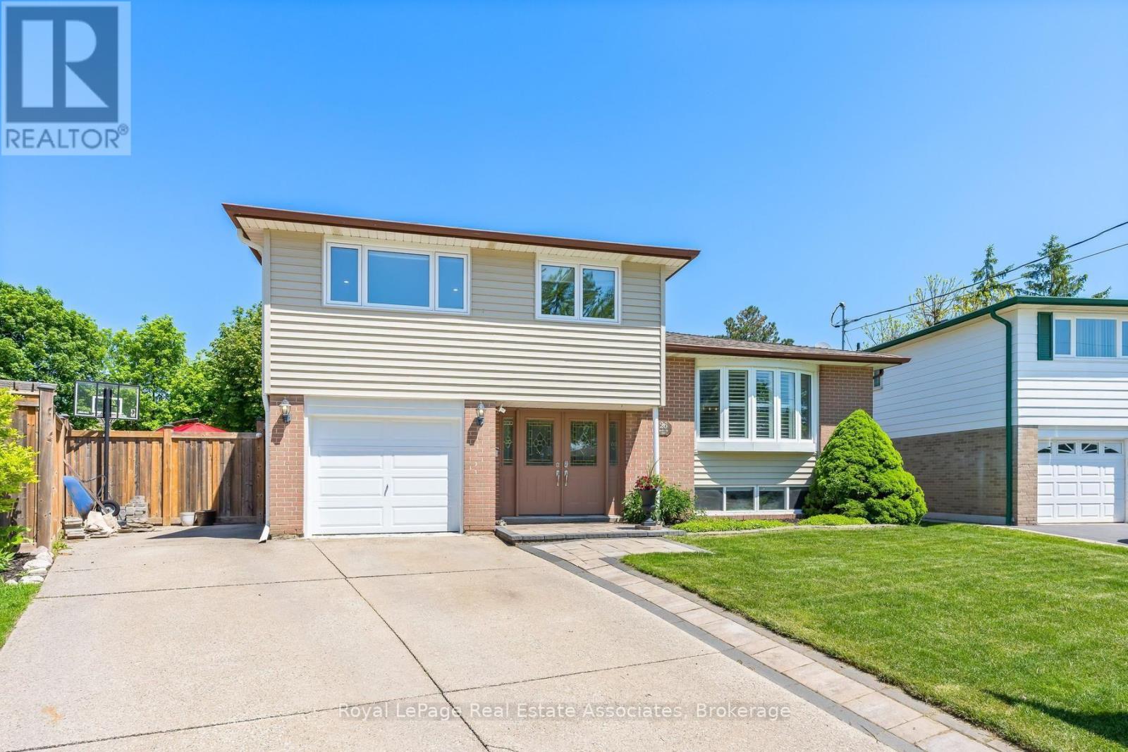 26 Marilyn Crescent, Halton Hills (Georgetown), Ontario  L7G 1K4 - Photo 1 - W14121962