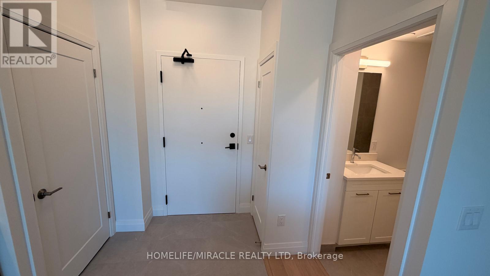 318 - 26 Mill Street, Halton Hills (Georgetown), Ontario  L7G 2H7 - Photo 2 - W14122674
