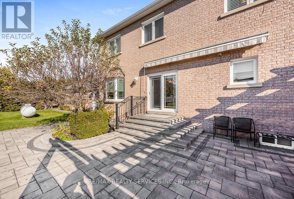12 Southwinds Drive, Halton Hills (Rural Halton Hills), Ontario  L0P 1H0 - Photo 9 - W14125170