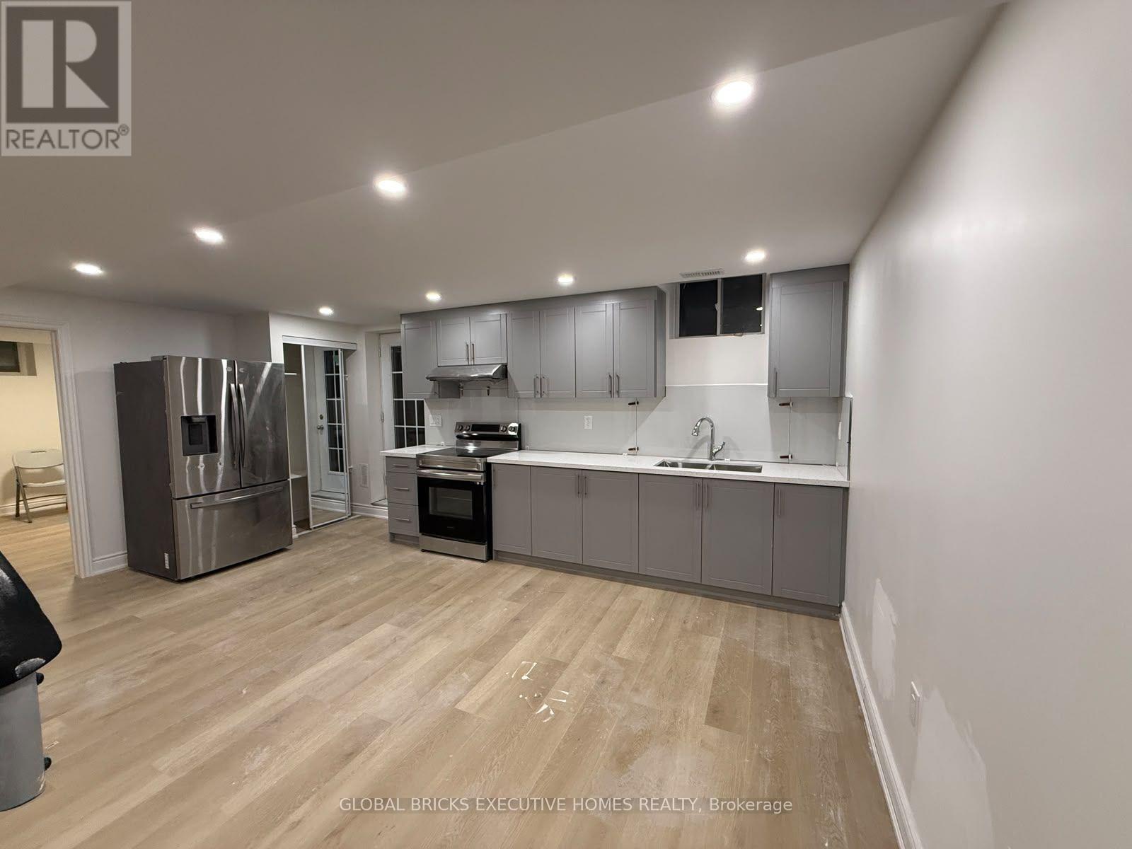 93 Donald Stewart Road E, Brampton (Northwest Brampton), Ontario  L7J 5J1 - Photo 2 - W14130278