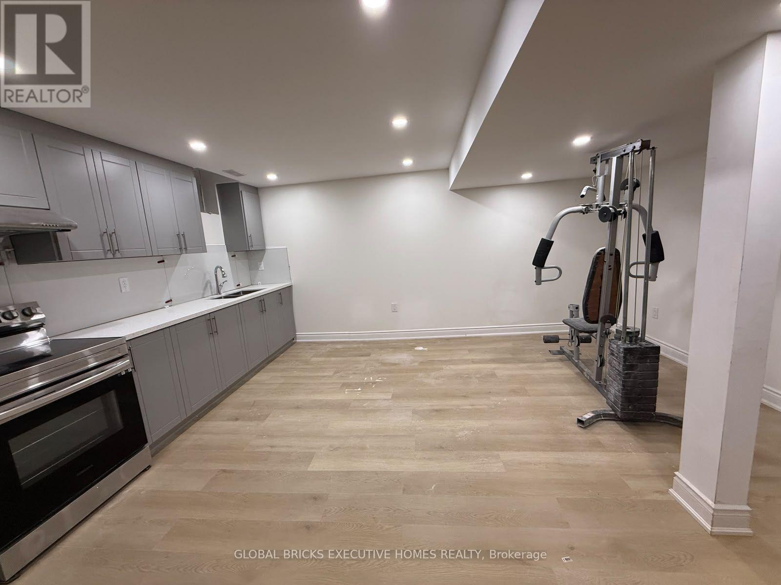 93 Donald Stewart Road E, Brampton (Northwest Brampton), Ontario  L7J 5J1 - Photo 4 - W14130278