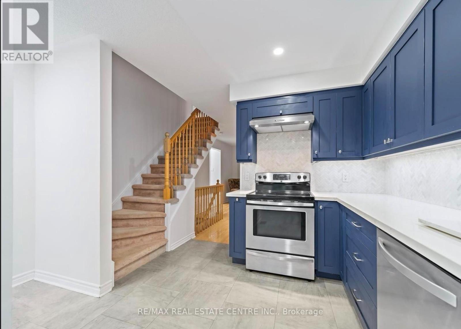 11 - 76 River Drive, Halton Hills (Georgetown), Ontario  L7G 2J2 - Photo 6 - W14130922