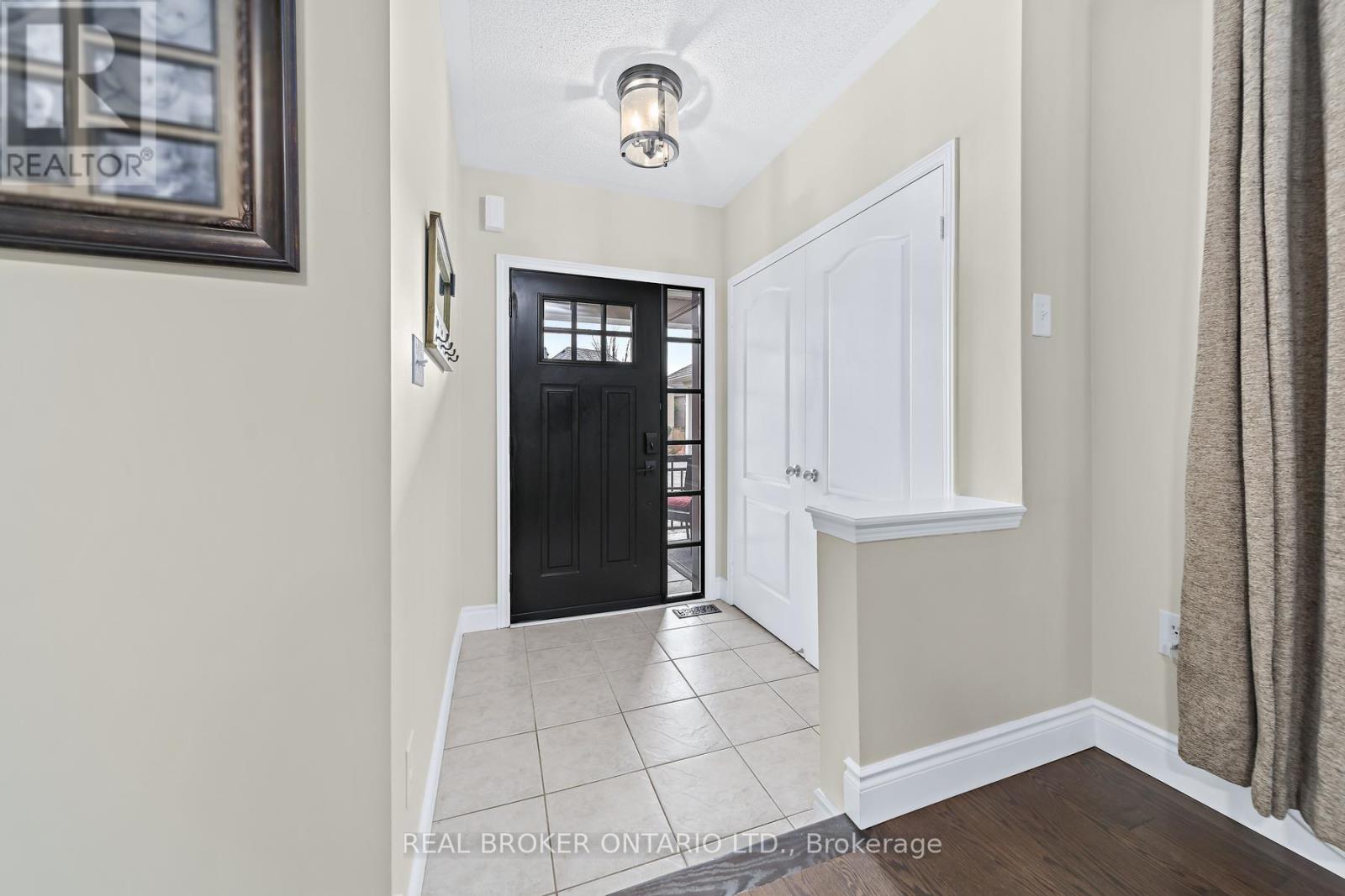 45 Woodcote Crescent, Halton Hills (Georgetown), Ontario  L7G 6M1 - Photo 2 - W14132676