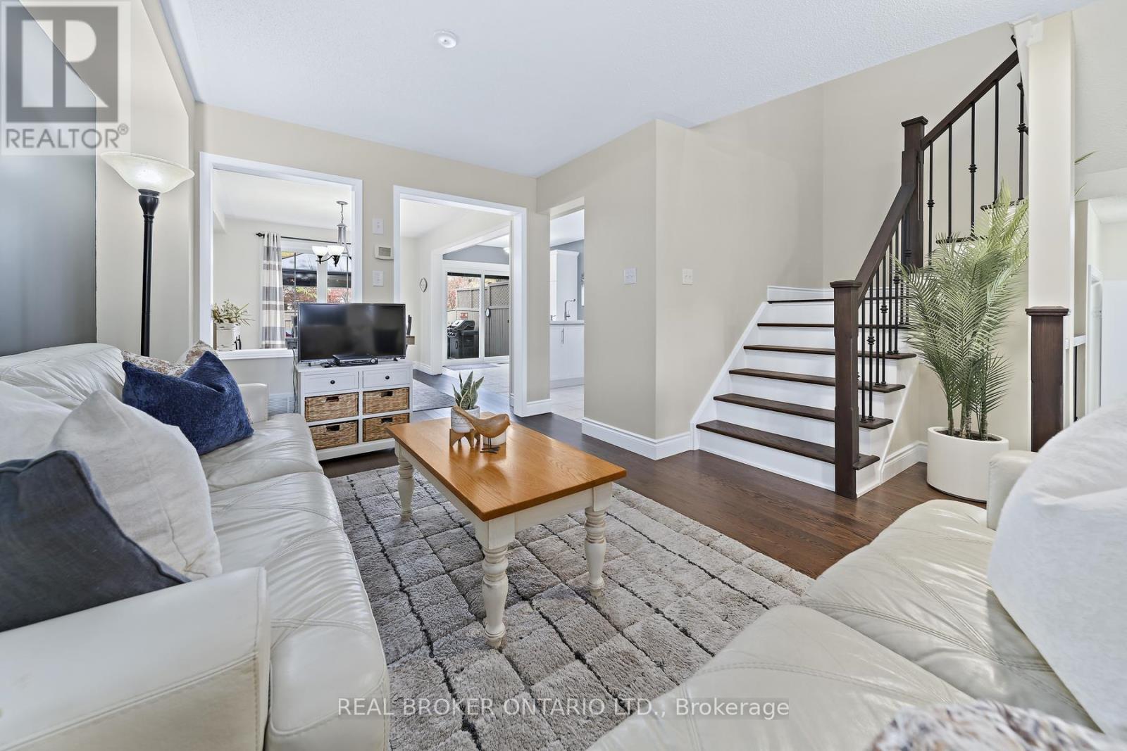 45 Woodcote Crescent, Halton Hills (Georgetown), Ontario  L7G 6M1 - Photo 4 - W14132676