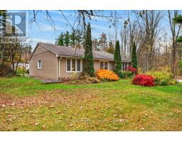 <div class="price">$1,295,000</div> 6628 17 Side Road, Halton Hills (Rural Halton Hills)<br><div style="margin-bottom:8px;"><small>Royal LePage Meadowtowne Realty Inc.</small></div><div class='bed_bath'>4 Bed | 2 Bath</div>